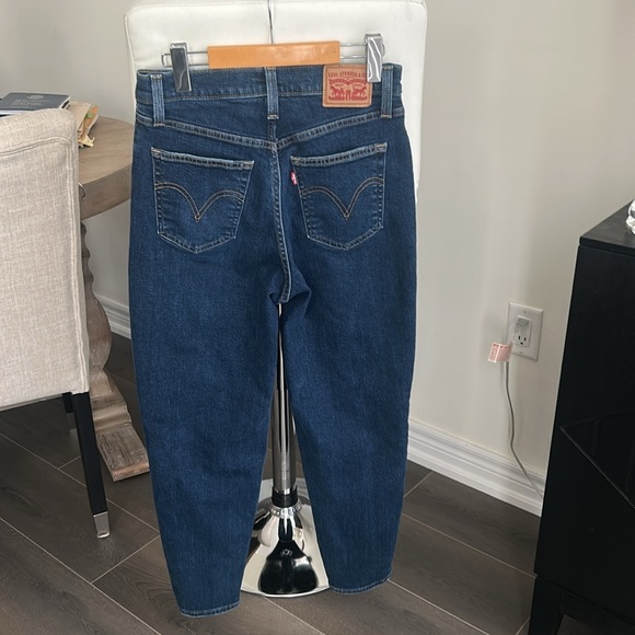 Levi’s High Waisted Mom Jeans Medium Wash Size 28 - Picture 3 of 13